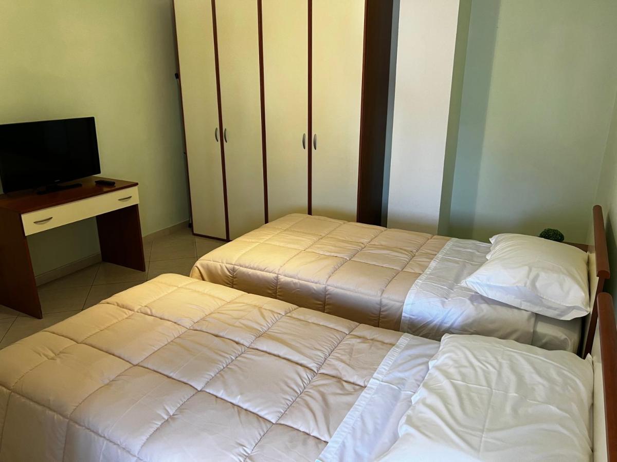 City Central Apartment 2 Tirana Zewnętrze zdjęcie